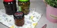 Vyzkoušeli jsme fígl na otvírání zavařovaček: Spojené ruce úplně nepřesvědčily, ale další triky fungují